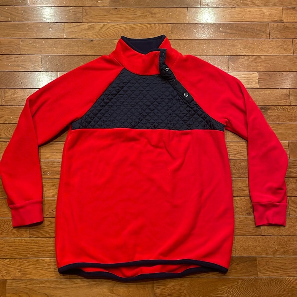 crown & ivy fleece size medium, cute quilted piece w/snap buttons